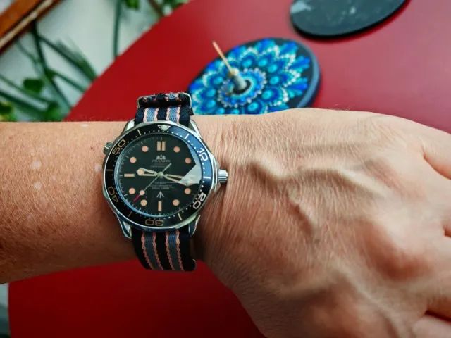 Relógio tipo Omega Seamaster Automatico AAA+ Paula Reis - Foto 5