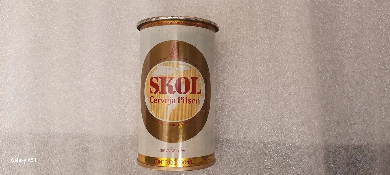 Copo antigo original da lata da primeira cerveja enlatada brasileira . Raridade. 