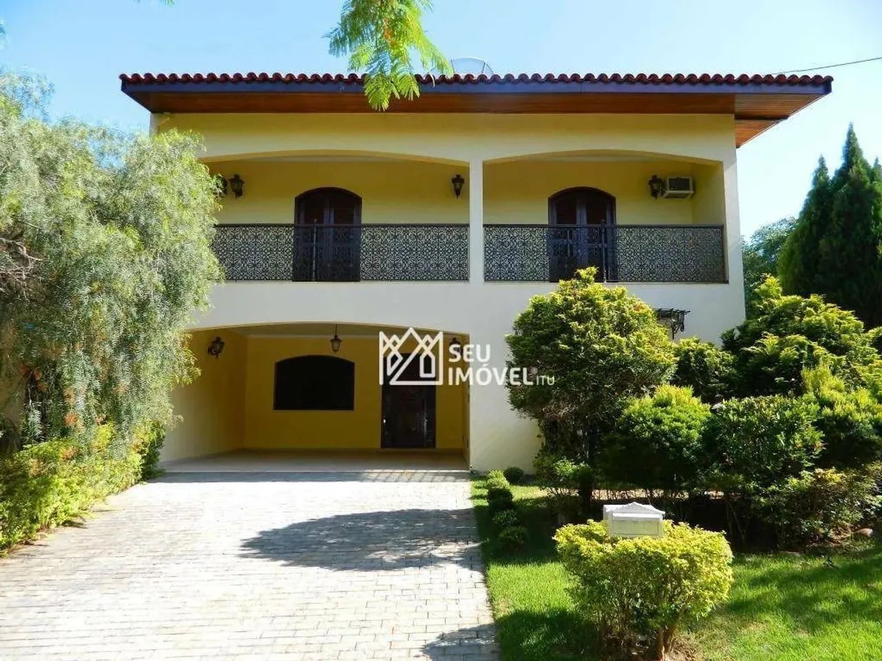 Casa com 4 quartos, sendo 2 suítes à venda por R$ 1.500.000 ou aluguel por R$ 10.365/mês -