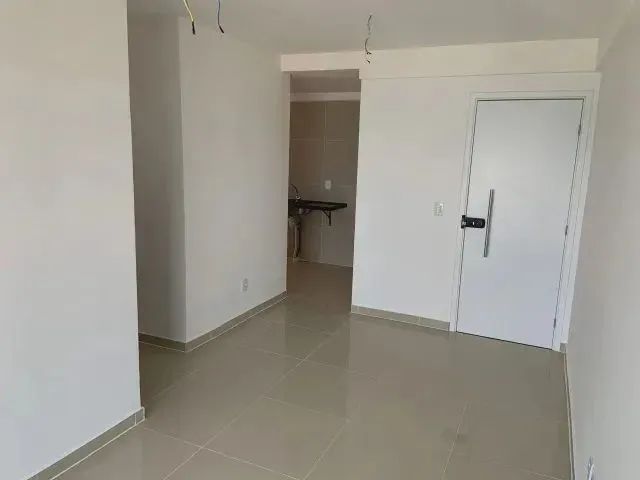 Apartamento para venda tem 66,77 m² com 3 quartos em Candeias