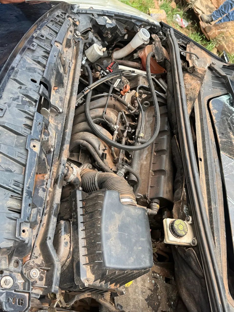 Vendo Peugeot batido pra retirada de peça funcionando tudo perfeitamente - Foto 4