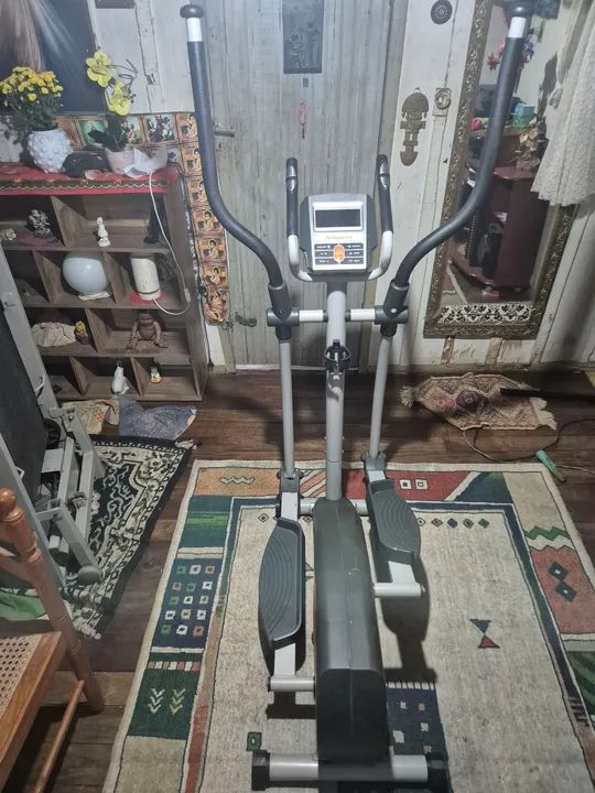 Vendo Elíptico semi novo  - Foto 2