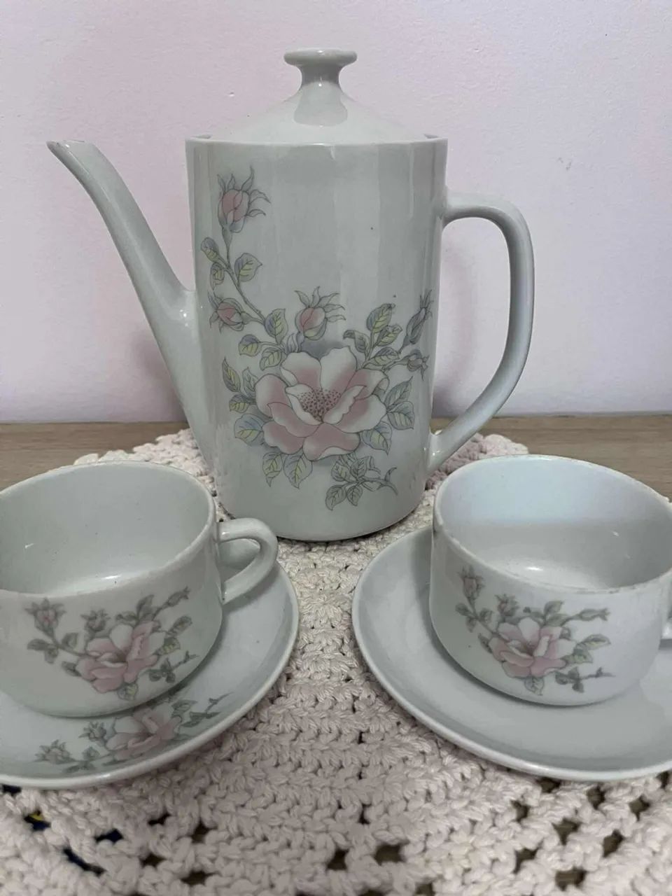 Conjunto de chá vintage com estampa floral