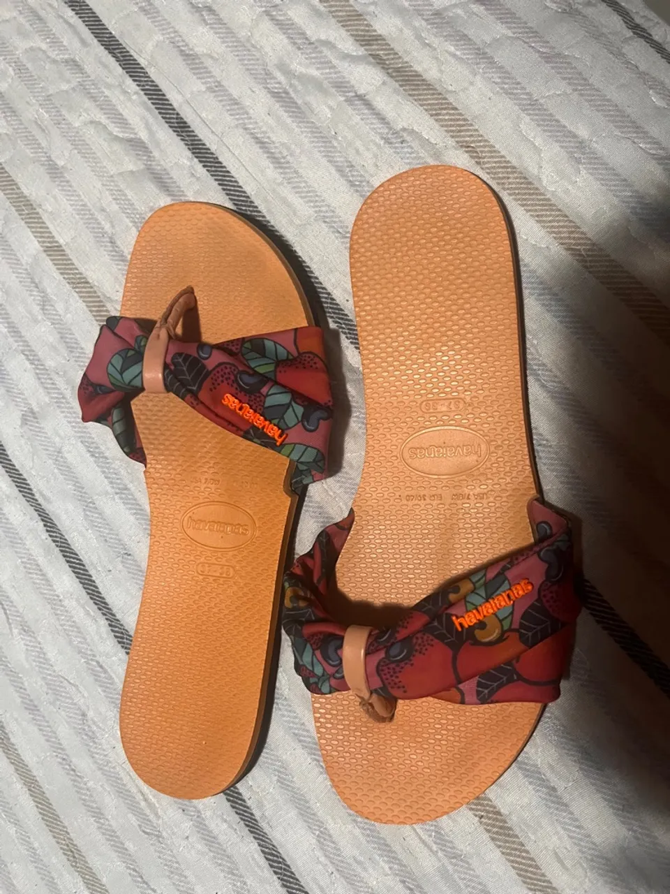 Sandália havaiana original pouco usada