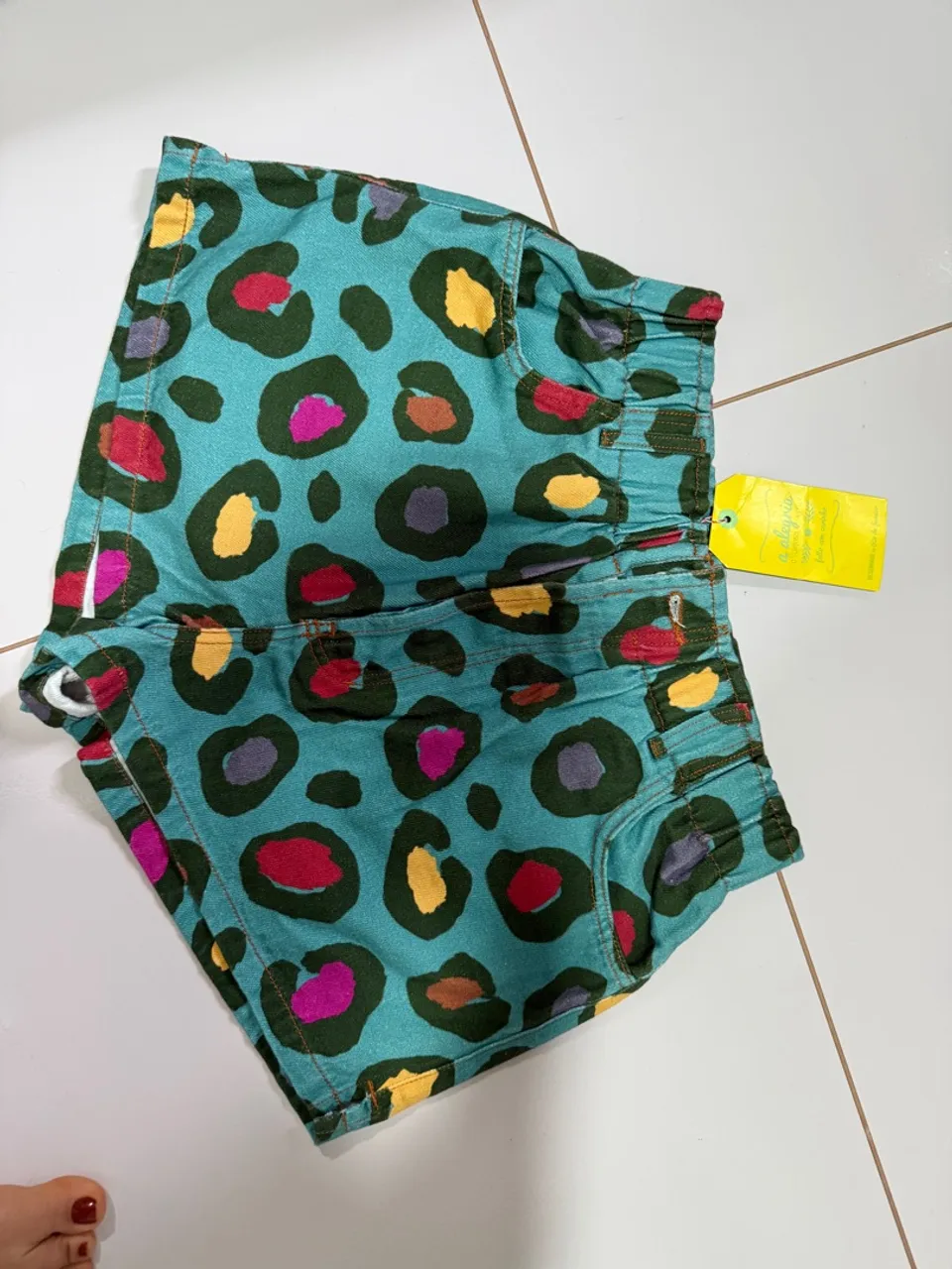 Short sarja Farm onça pop novo com tag 40