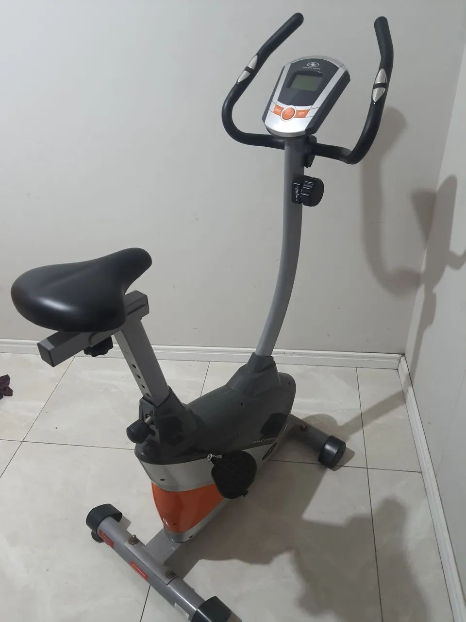 Bicicleta Ergométrica Athletic Works- Ótimo Estado - Foto 4