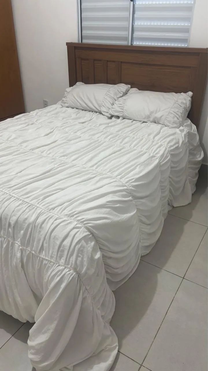 Cama de casal com colchão 