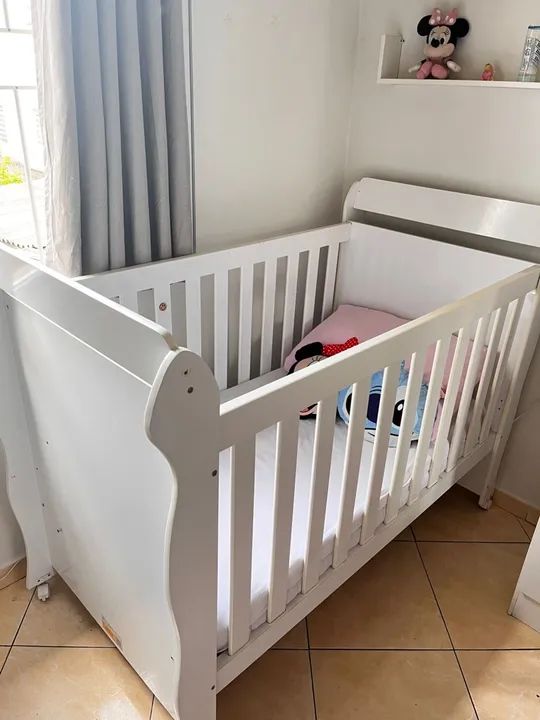Berço de bebê branco em ótimo estado - Foto 4
