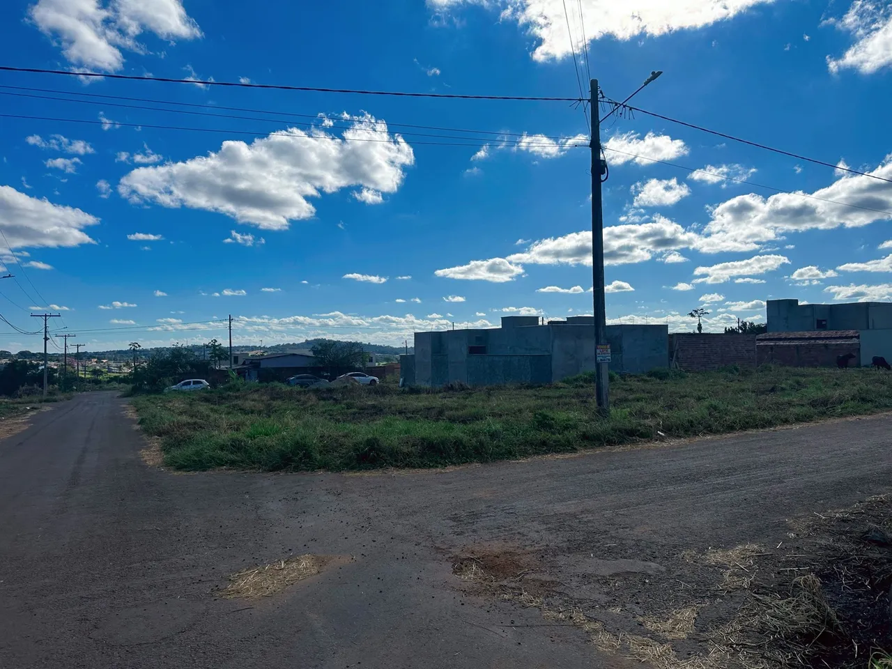 Lote de esquina no Maria Monteiro