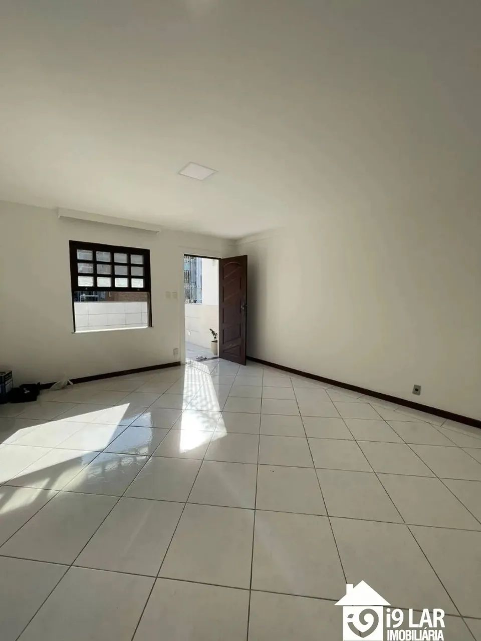 Casa Reformada à Venda com 2/4, em Brotas - Foto 2