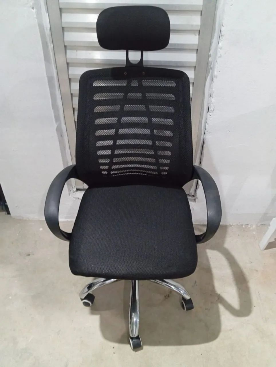 Cadeira de Escritório Ergonômica com Rodas