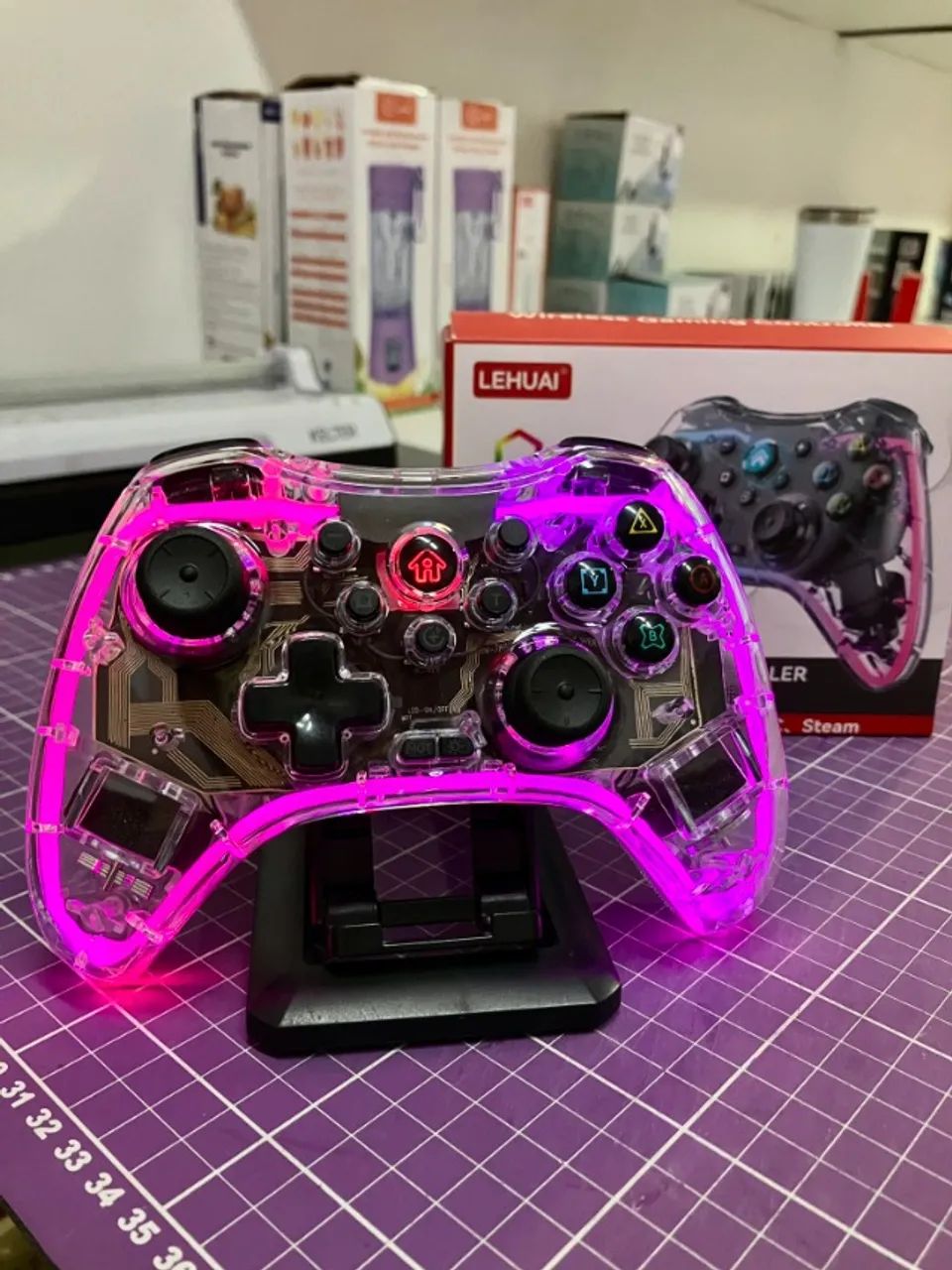 CONTROLE GAMER SEM FIO BLUETOOTH COM VIBRAÇÃO + LED RGB - COMPATÍVEL COM PC, ANDROID, IOS 