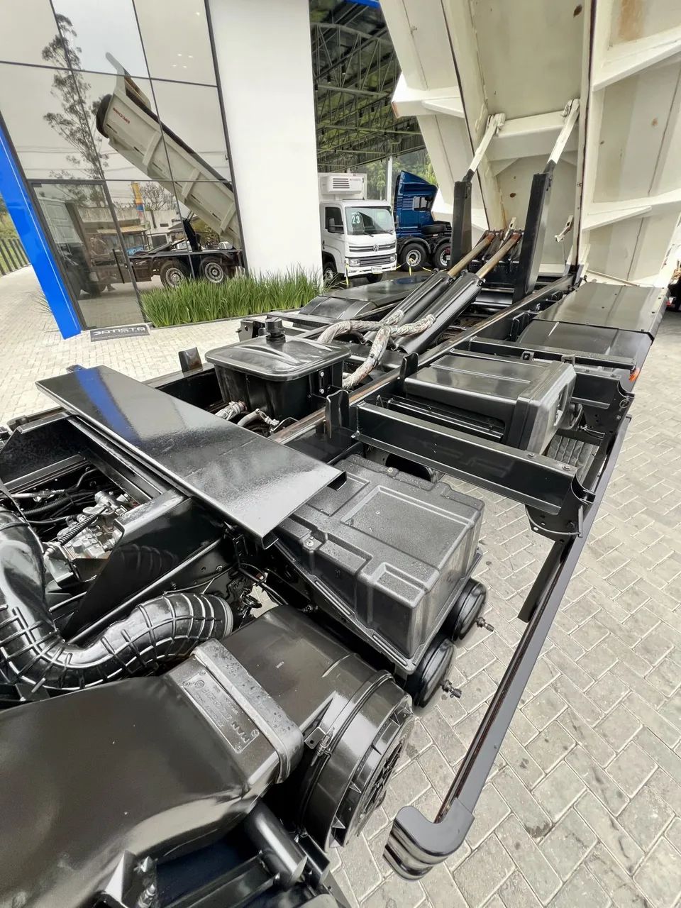 VW 24-260 Truck 6x2 2023 Basculante 12m3 Baixo KM - Foto 10