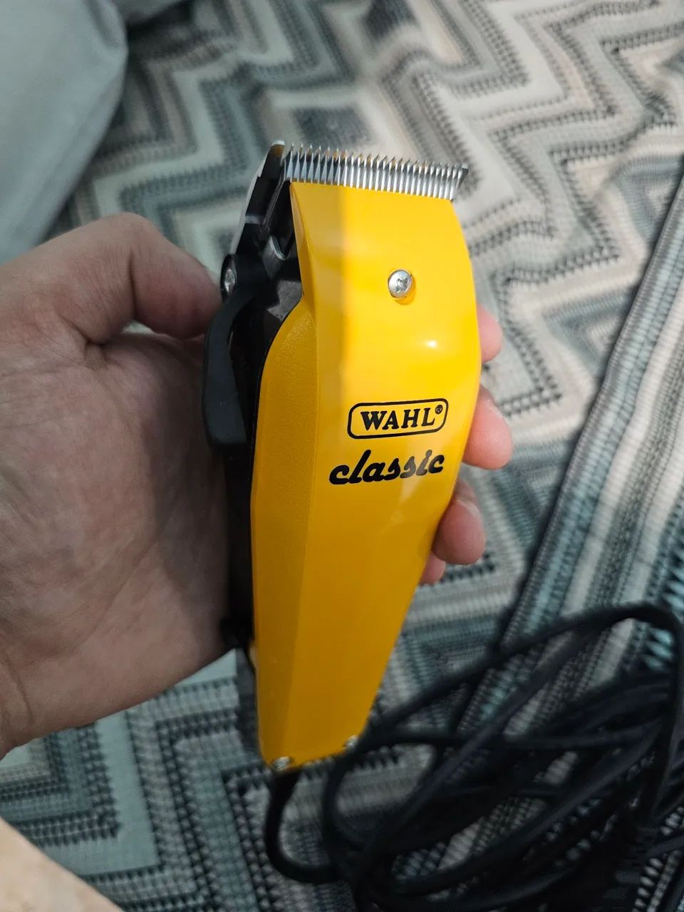 Máquina de Corte de Cabelo Profissional Wahl Classic Amarela