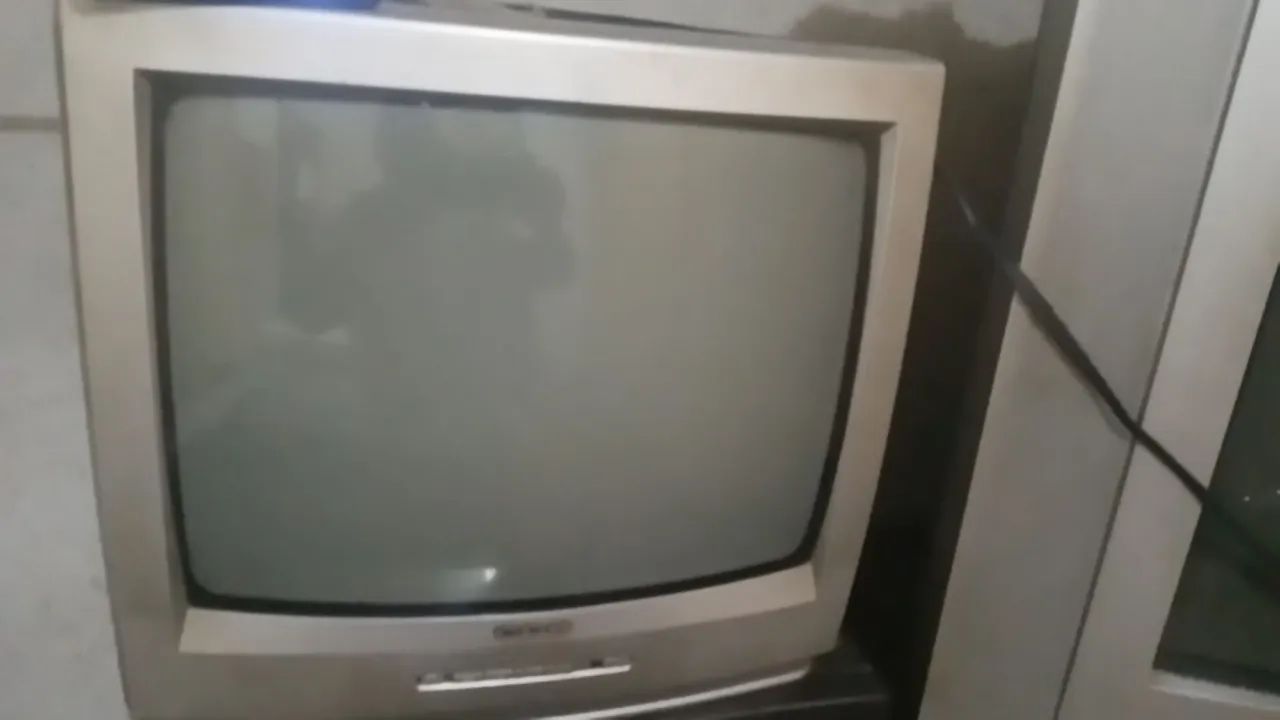 Vendo 2 TVs tubo.14 e 24 polegadas Pará gamers - Foto 2