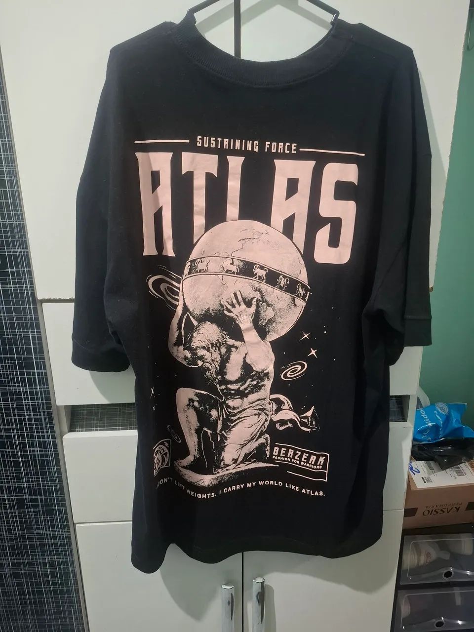 camiseta berzerk atlas  - Foto 3