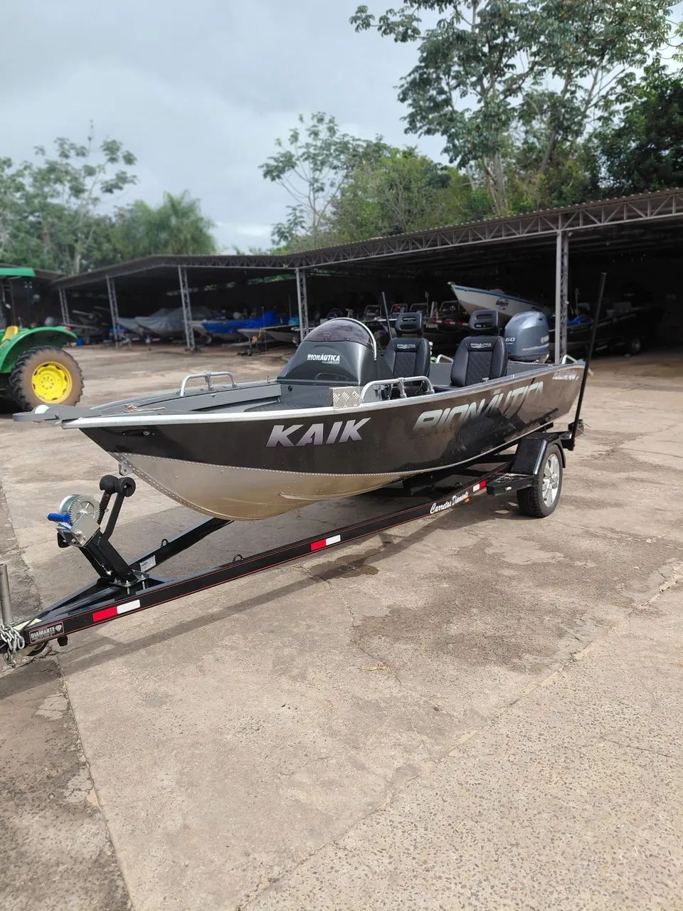 Lancha 17 pés com 60 hp . Tudo 2024