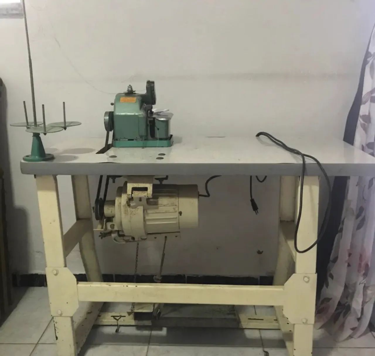 Máquina overloque semi industrial 
