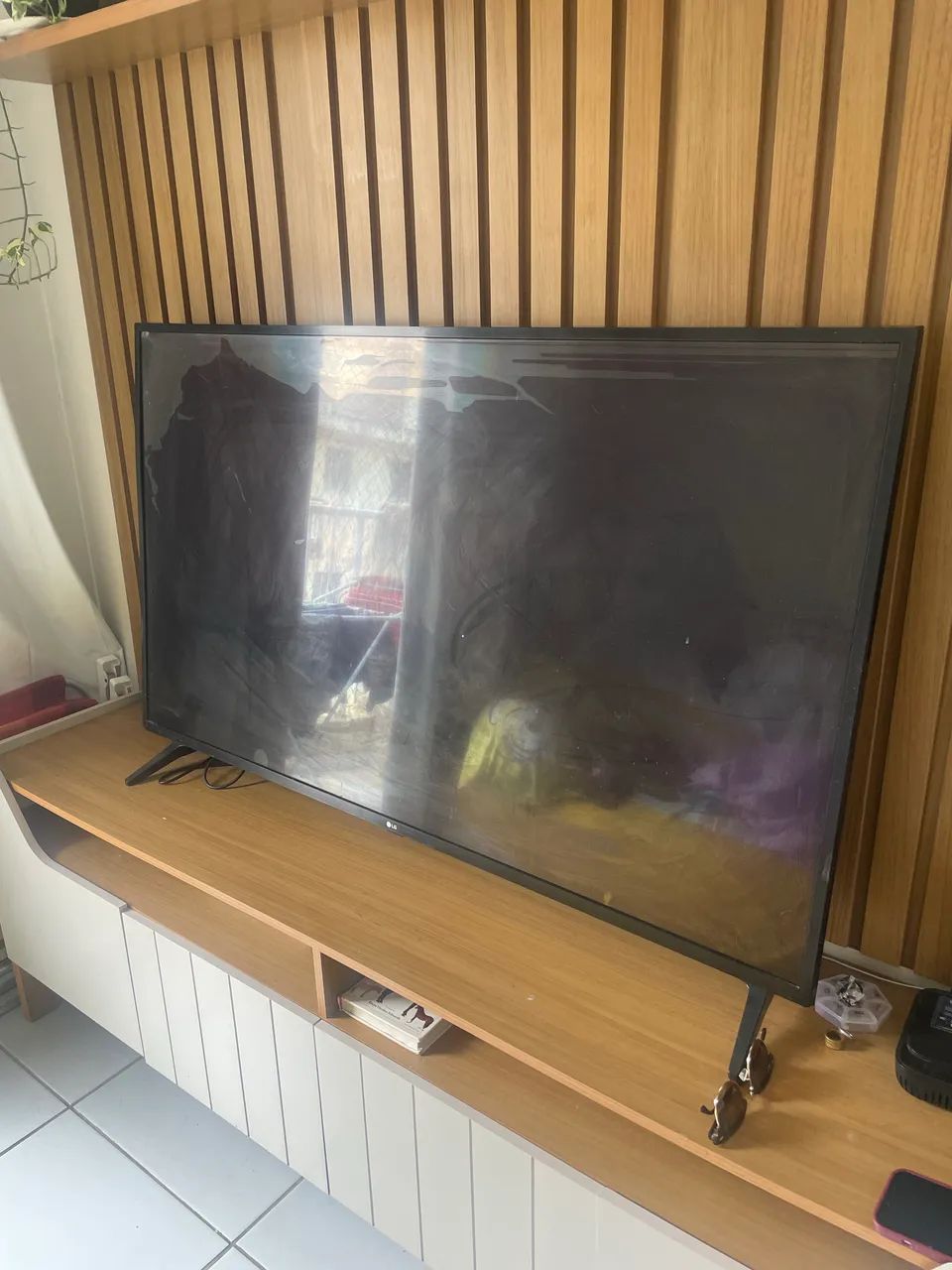 Televisão LG 55 polegadas danificada
