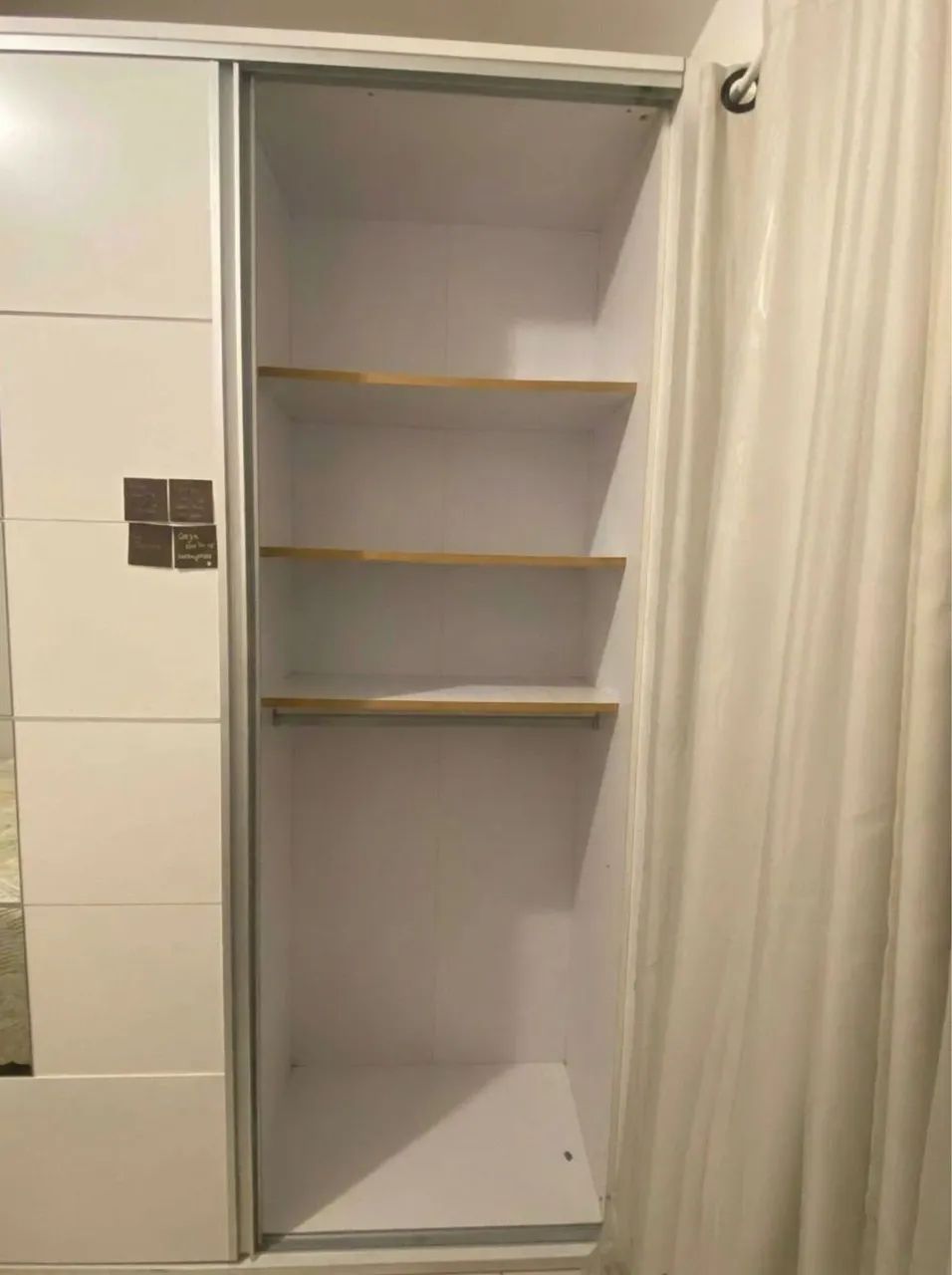 guarda-roupa branco com espelho - Foto 3