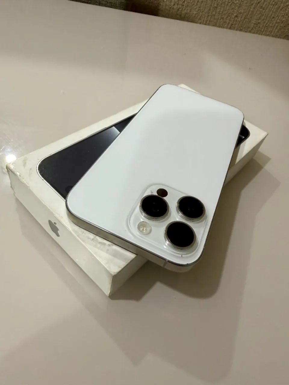 Apple iPhone 16 Pro Max White 256GB CA版 3xg.jpg?imwidth=1000