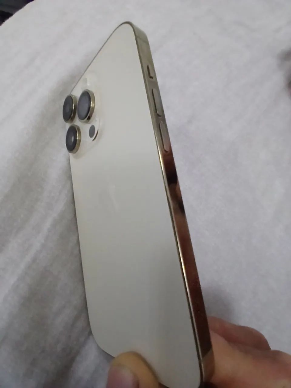 iPhone 14 Pro Dourado  - Foto 2
