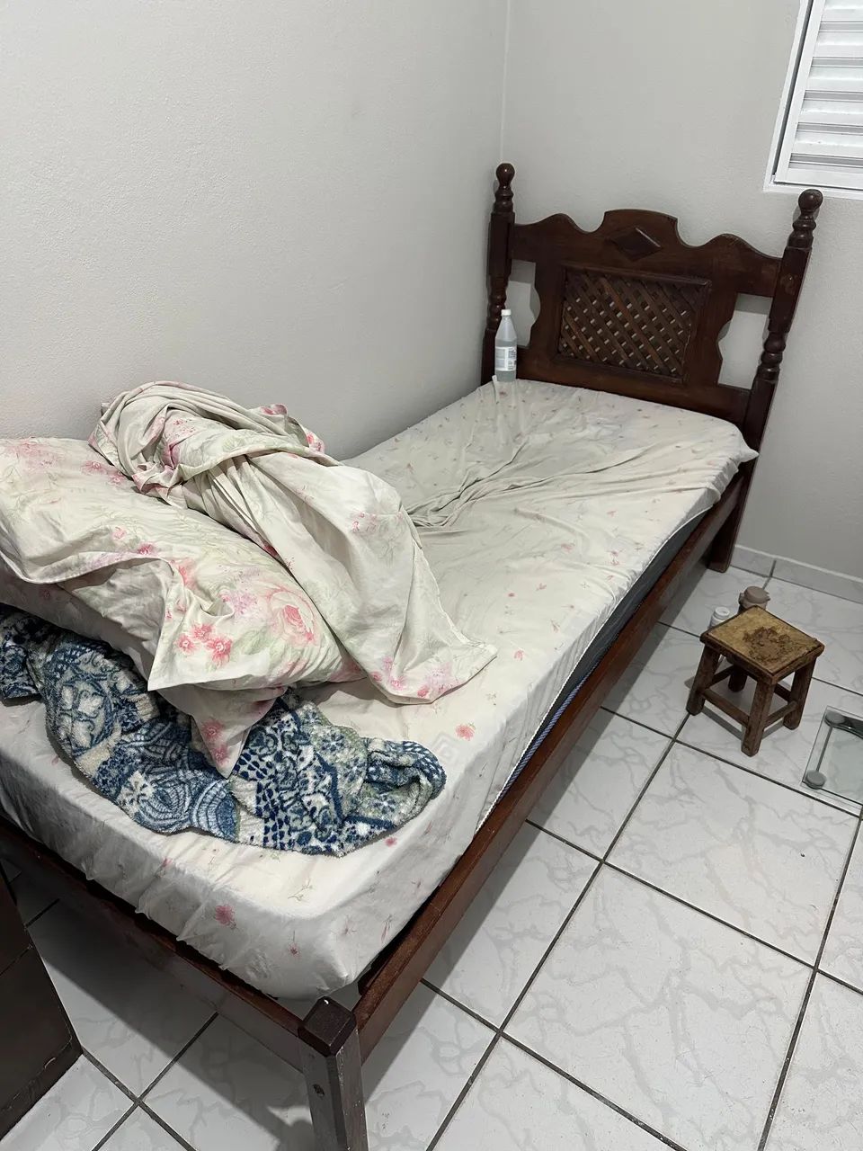 Cama de solteiro em madeira nobre (sucupira maciça) - Foto 2