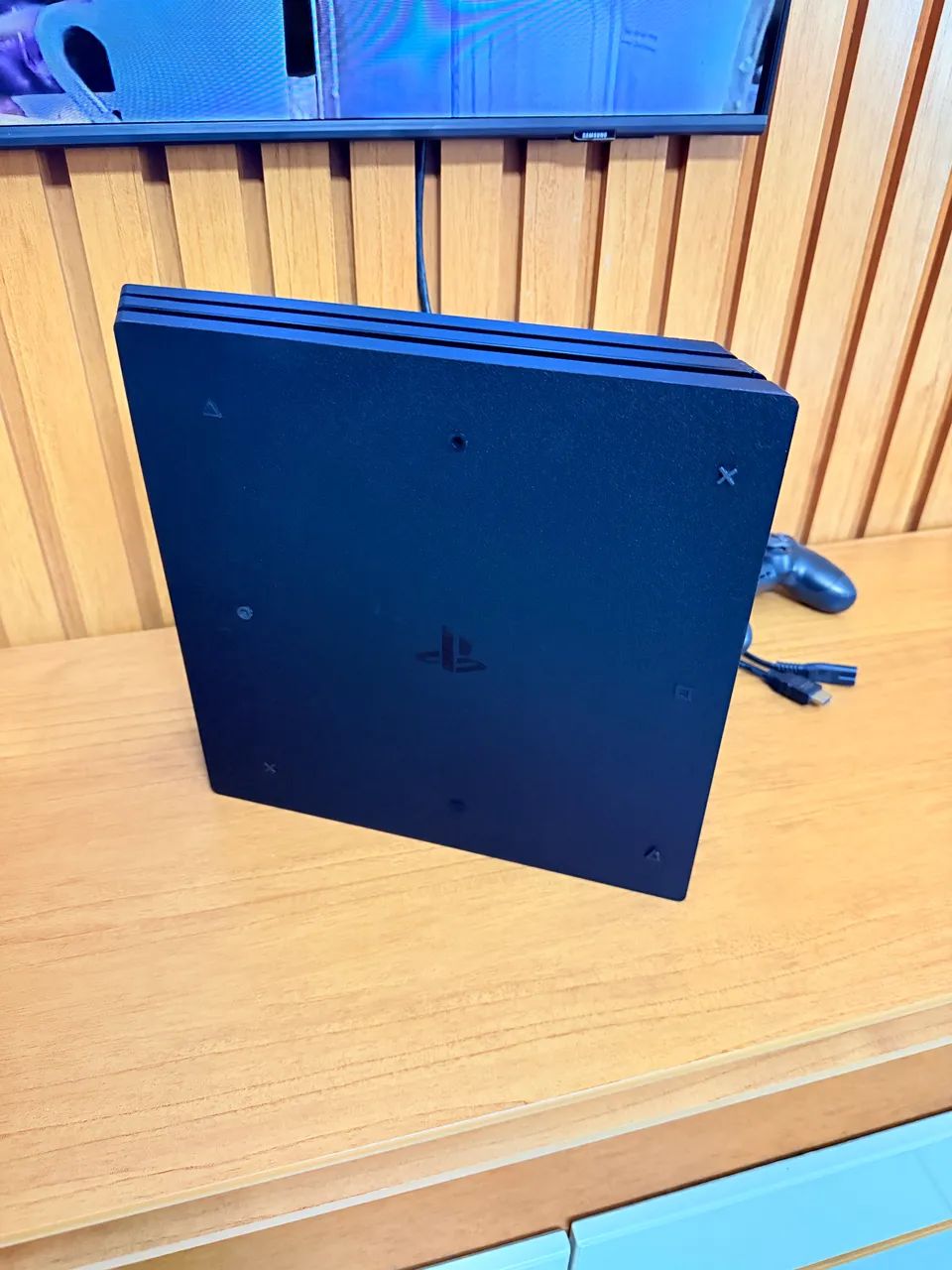 Ps4 Pro 1Tb com controle original e jogos - Foto 4