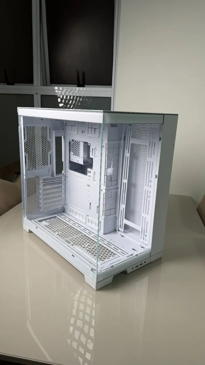 Gabinete Lian Li RGB EVO Branco