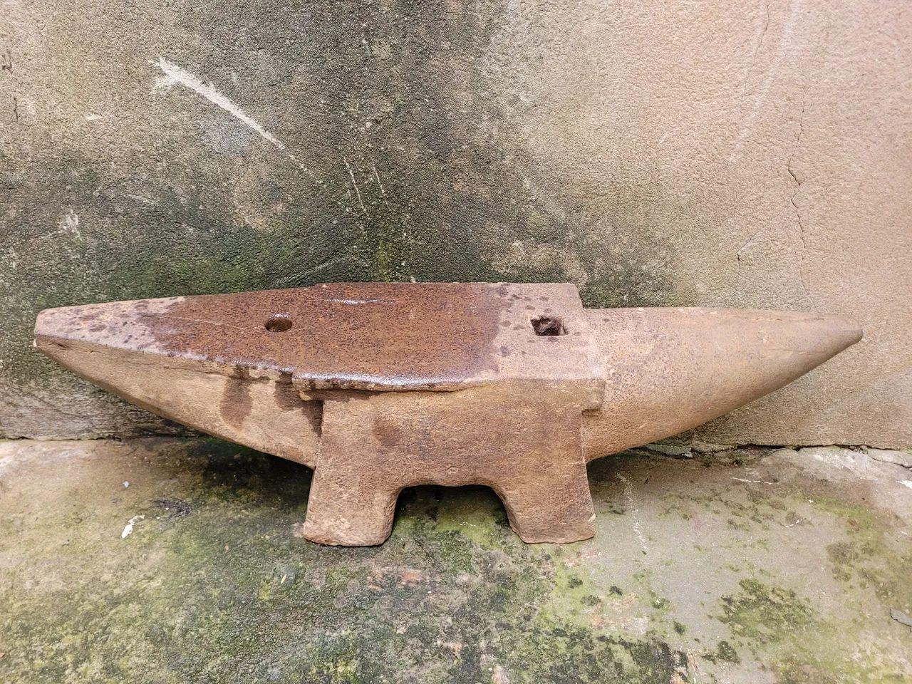 Bigorna antiga 200 kilos