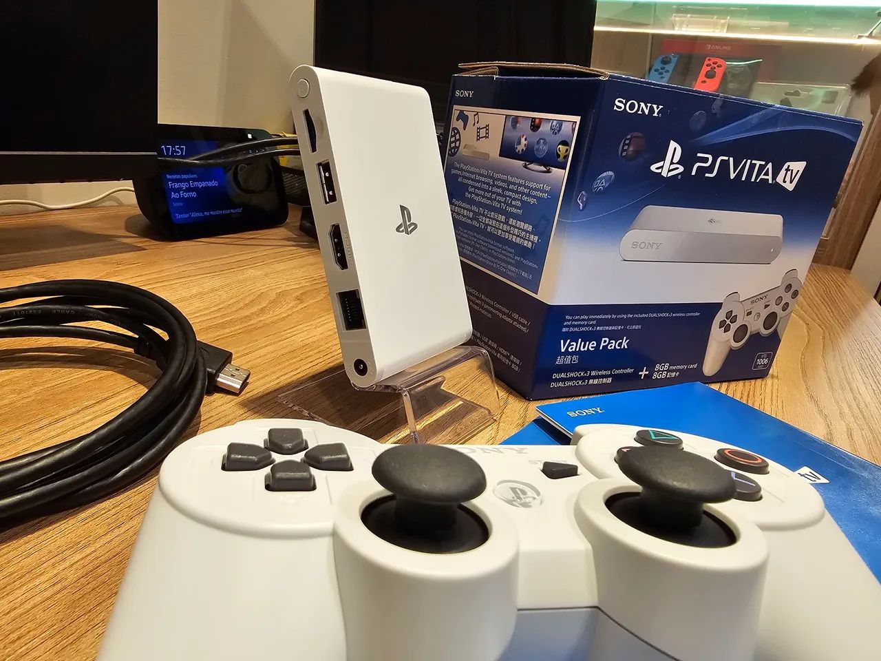 Nintendo Switch SONY PlayStationVITA VTE-1000 PS VITA TV Sony Playstation Vita Tv Branco - Ps Vita Tv Super Value Pack