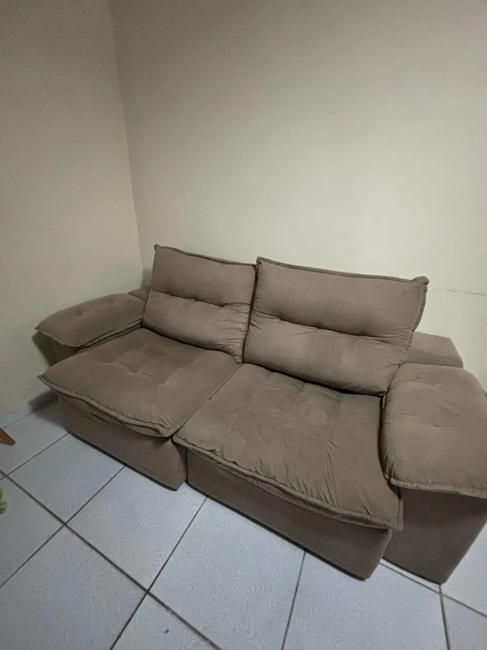 Sofá retrátil, semi novo, cor chumbo.  - Foto 3