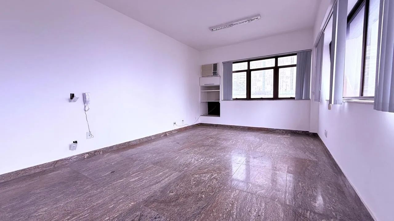 Sala comercial 32m² à venda no Gutierrez