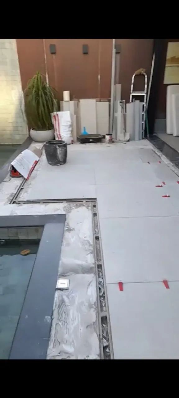 Trabalho com reformas gerais, azulejos e acabamentos 
