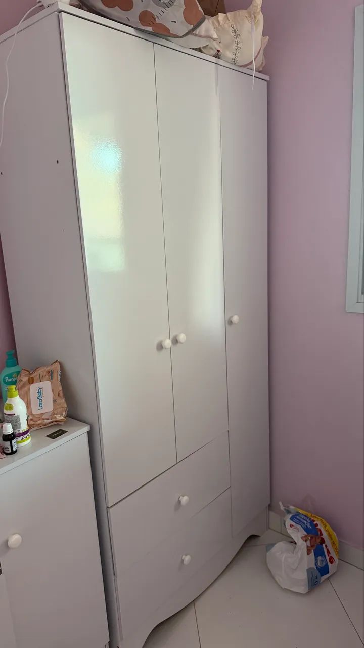 Guarda roupa de bebê ou crianca branco 