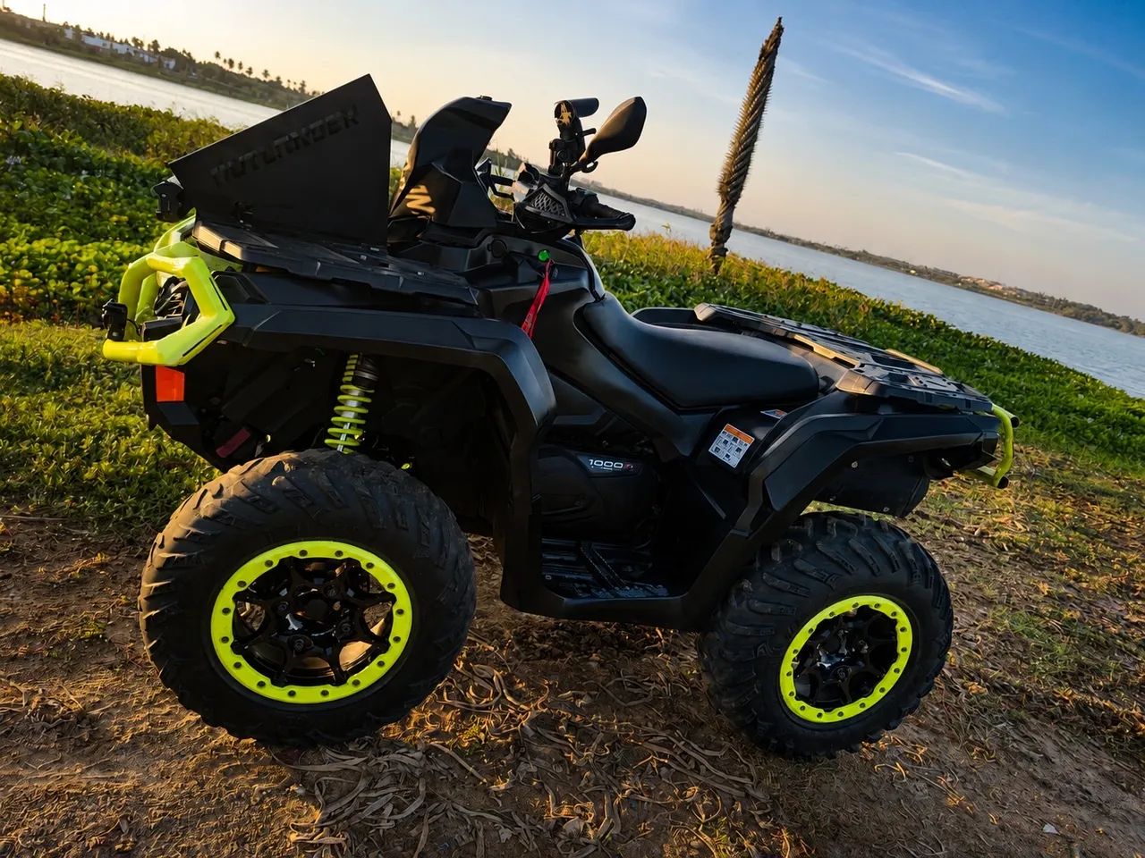 Quadriciclo Can Am 1000