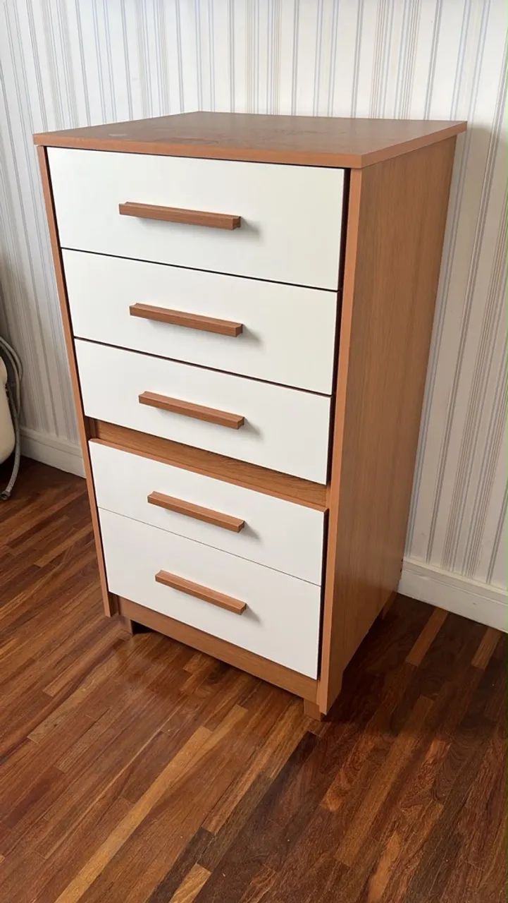 Cômoda em perfeito estado