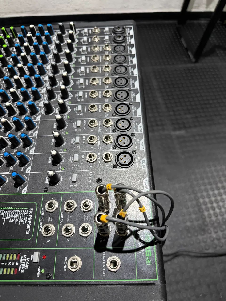 Som completo, mesa, powerplay, rack e filtro de linha  - Foto 5