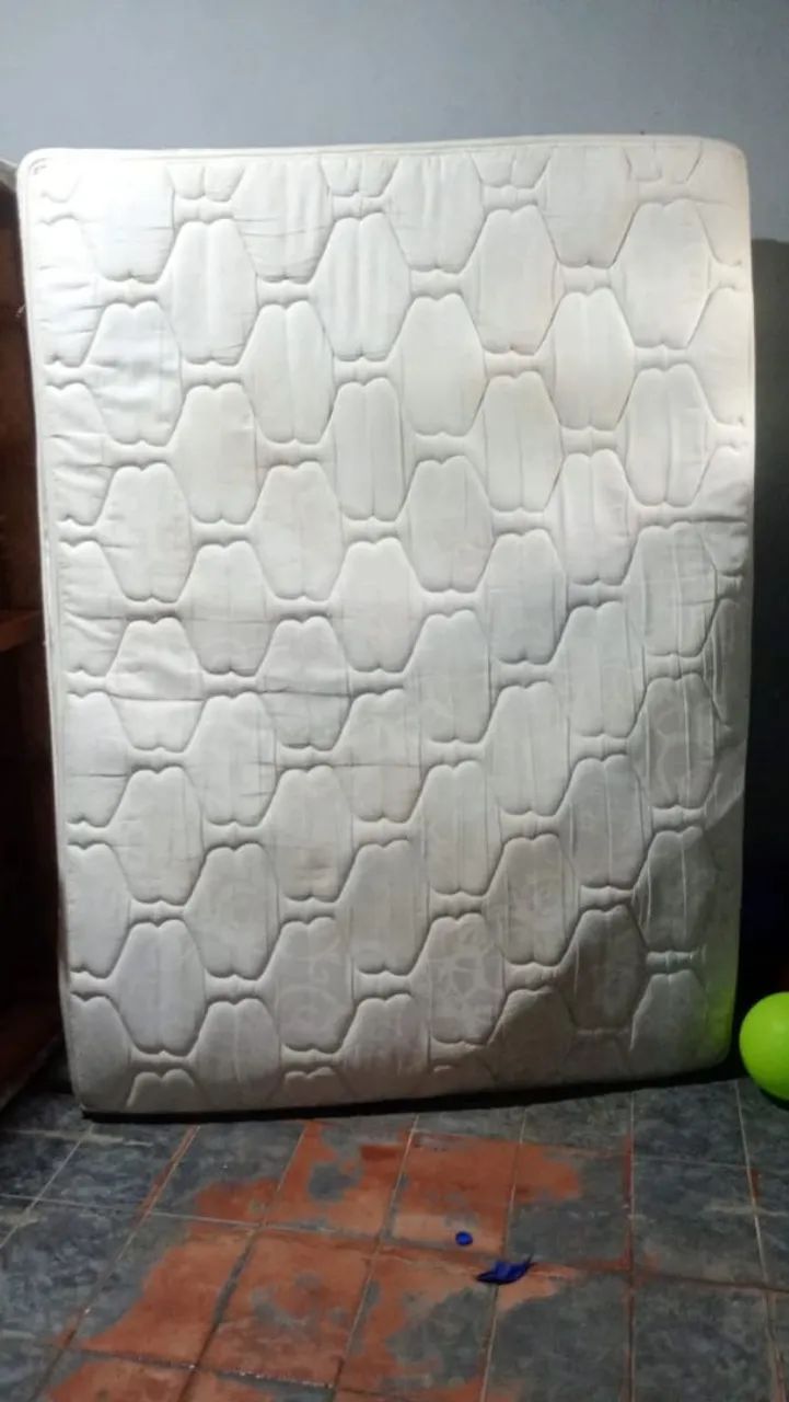 Cama de casal semi nova 