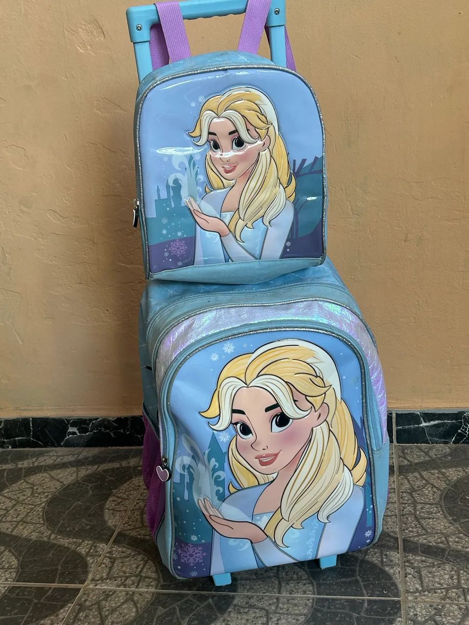 Mochila Frozen( Semi nova)