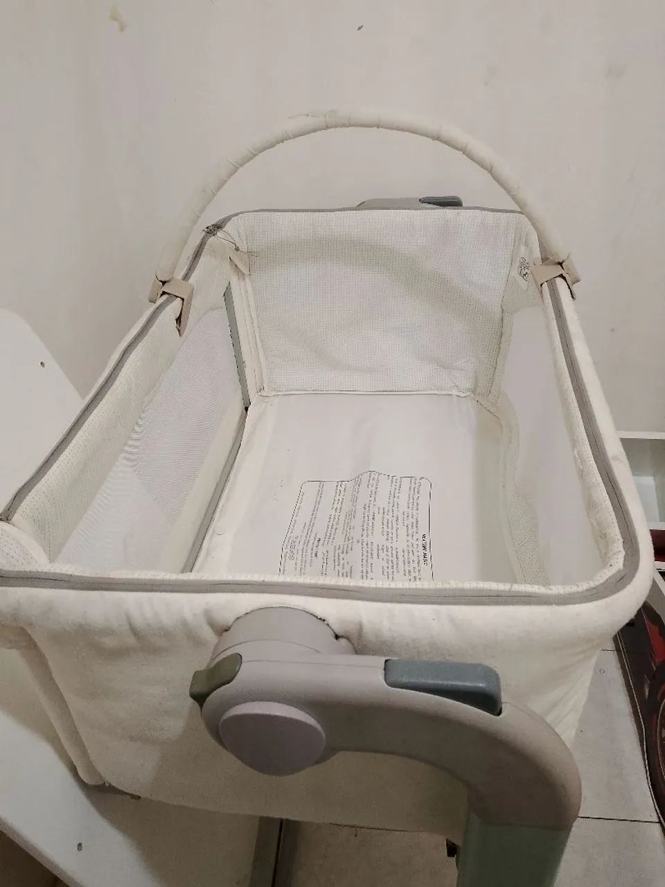 Berço balanço portátil com rodinhas 
