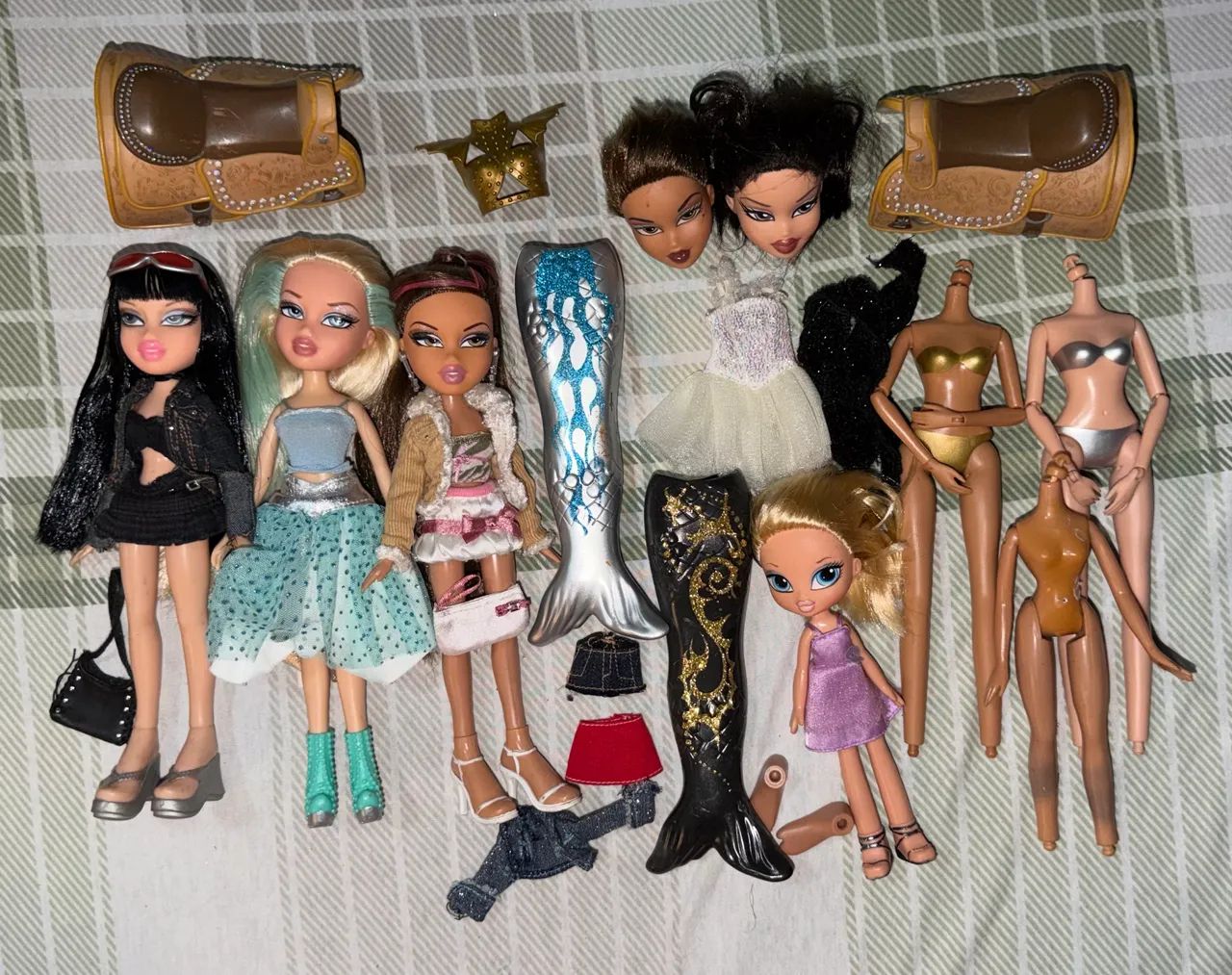 Bratz Lote de sucatas (ler descrição) 