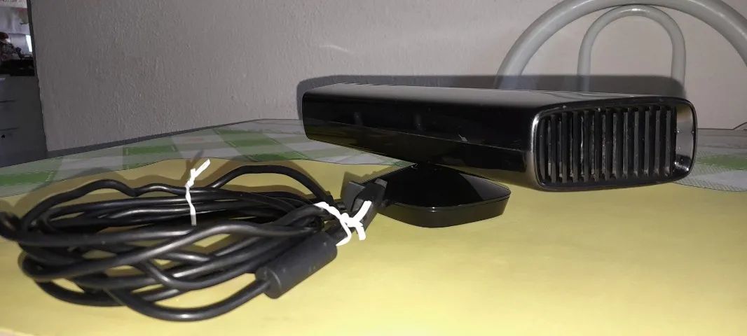 Kinect xbox360 com 2 jogos - Foto 3