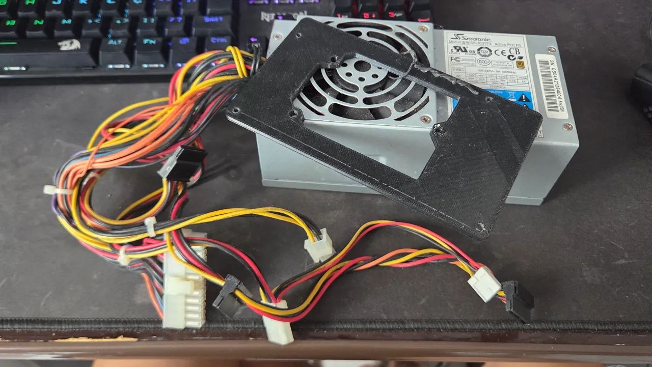 Fonte Seasonic 300W com Adaptador
