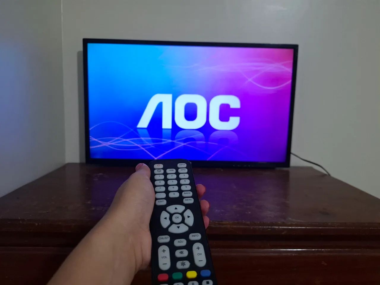 TV NÃO SMART 32 POLEGADAS FUNCIONANDO PERFEITAMENTE