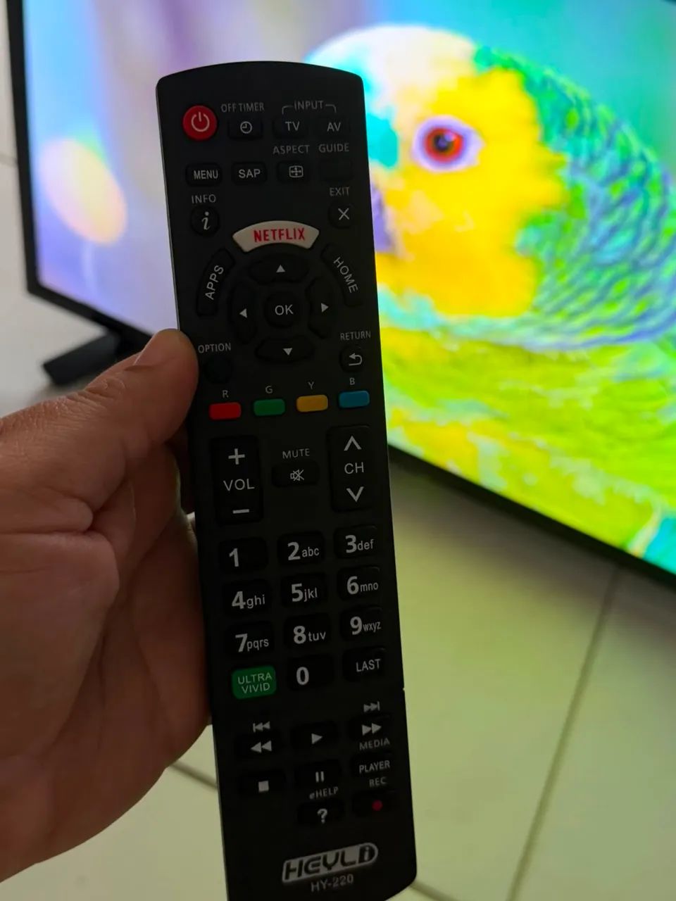 Tv Panasonic smart 32 polegadas muito nova imagem perfeita  - Foto 3