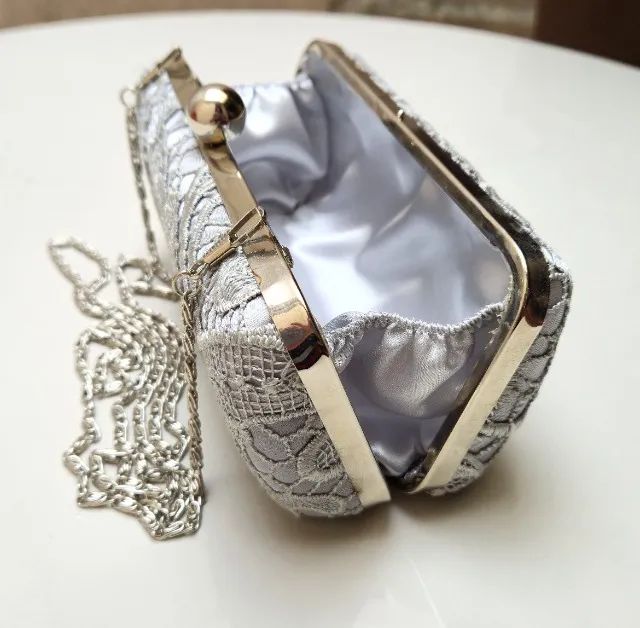 Bolsa para festa prateada com rendas - Foto 3