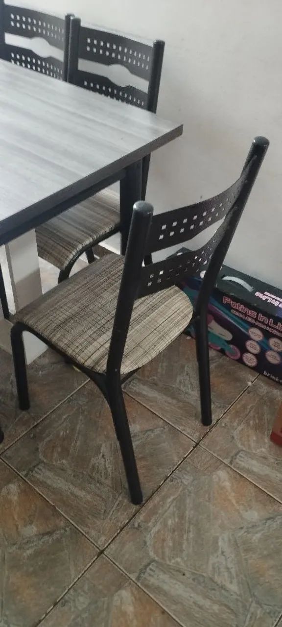 Mesa de jantar com 5 cadeiras - Foto 2