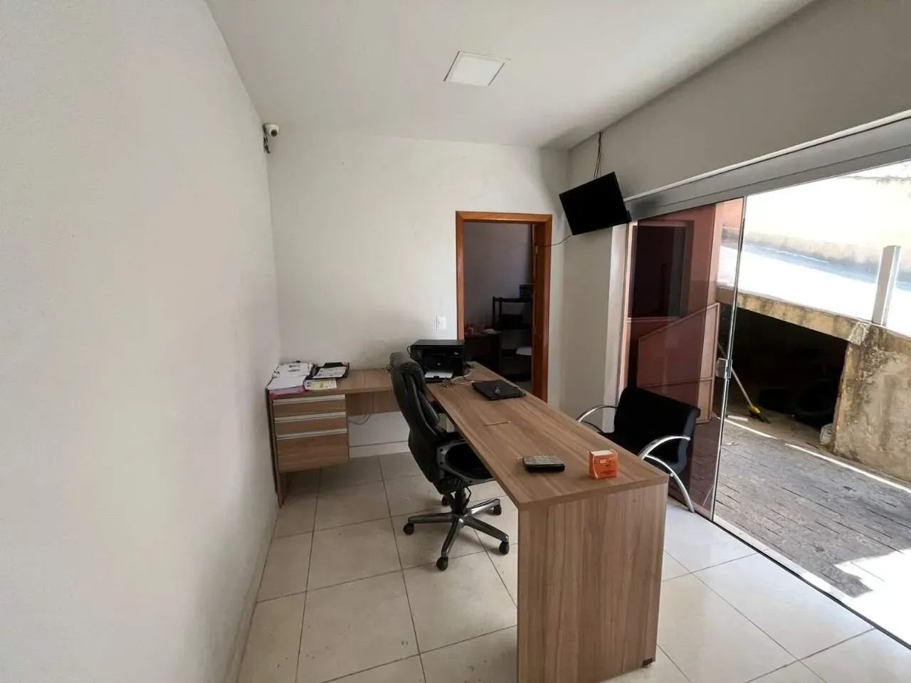 Imóvel comercial com um flat residencial para alugar no bairro Estoril - Foto 3