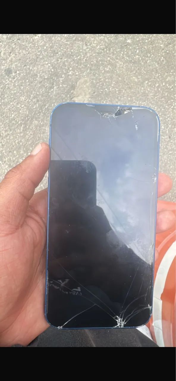 Vende se iPhone 12 normal 64gb
